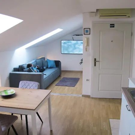 아파트 Ivna 풀라